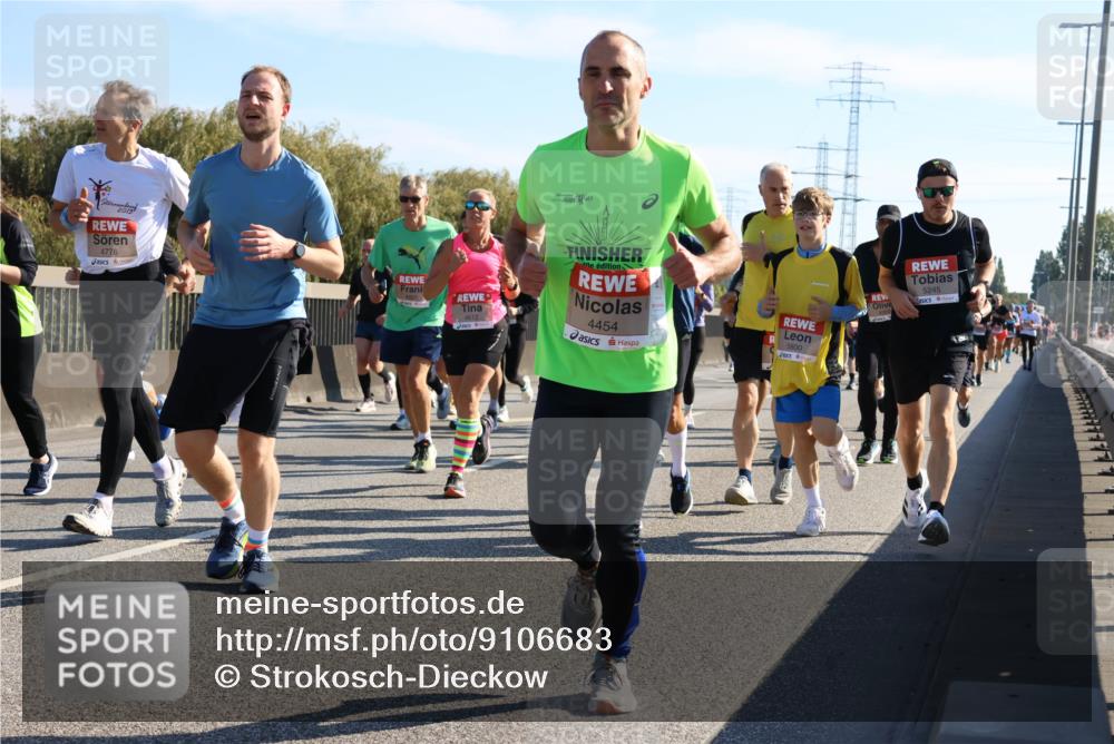 03.10.2025 - Köhlbrandbrückenlauf Strokosch-Dieckow http://msf.ph/oto/9106683 03.10.2025 12:18:12 Position 3 2013, 4776, 4454, 5800, 5245 meine-sportfotos.de