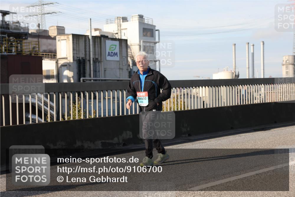 03.10.2025 - Köhlbrandbrückenlauf Lena Gebhardt http://msf.ph/oto/9106700 03.10.2025 10:13:27 Position 2 3096 meine-sportfotos.de