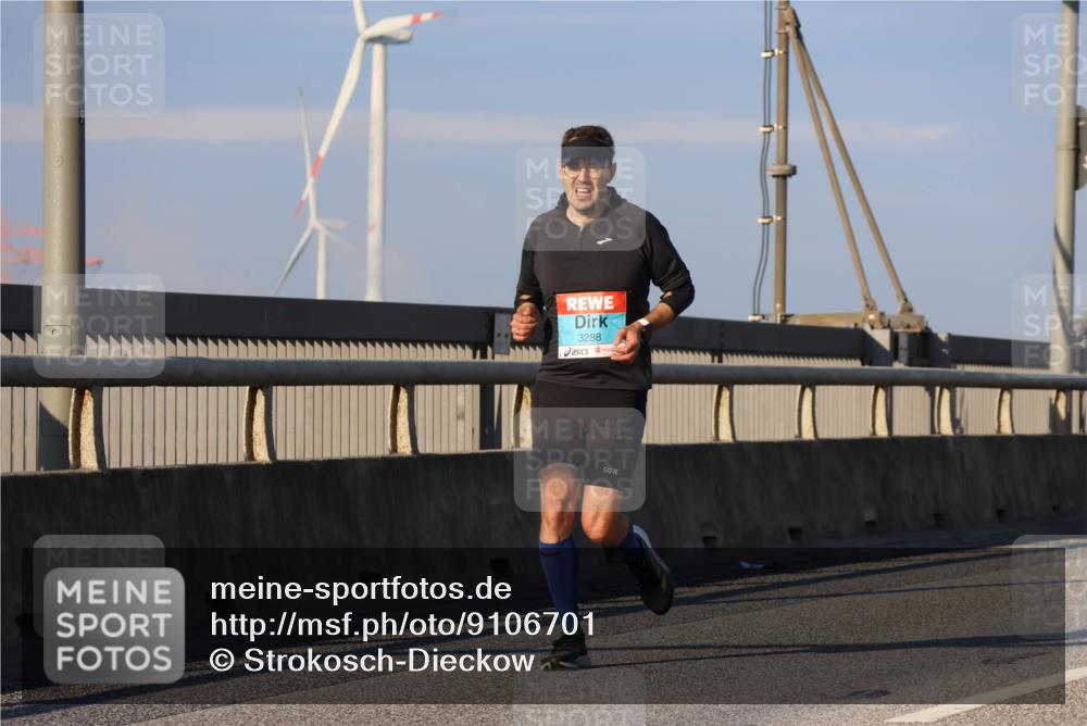 03.10.2025 - Köhlbrandbrückenlauf Strokosch-Dieckow http://msf.ph/oto/9106701 03.10.2025 09:35:47 Position 2 3288 meine-sportfotos.de