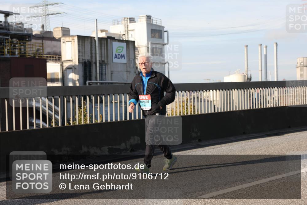 03.10.2025 - Köhlbrandbrückenlauf Lena Gebhardt http://msf.ph/oto/9106712 03.10.2025 10:13:27 Position 2 3096 meine-sportfotos.de
