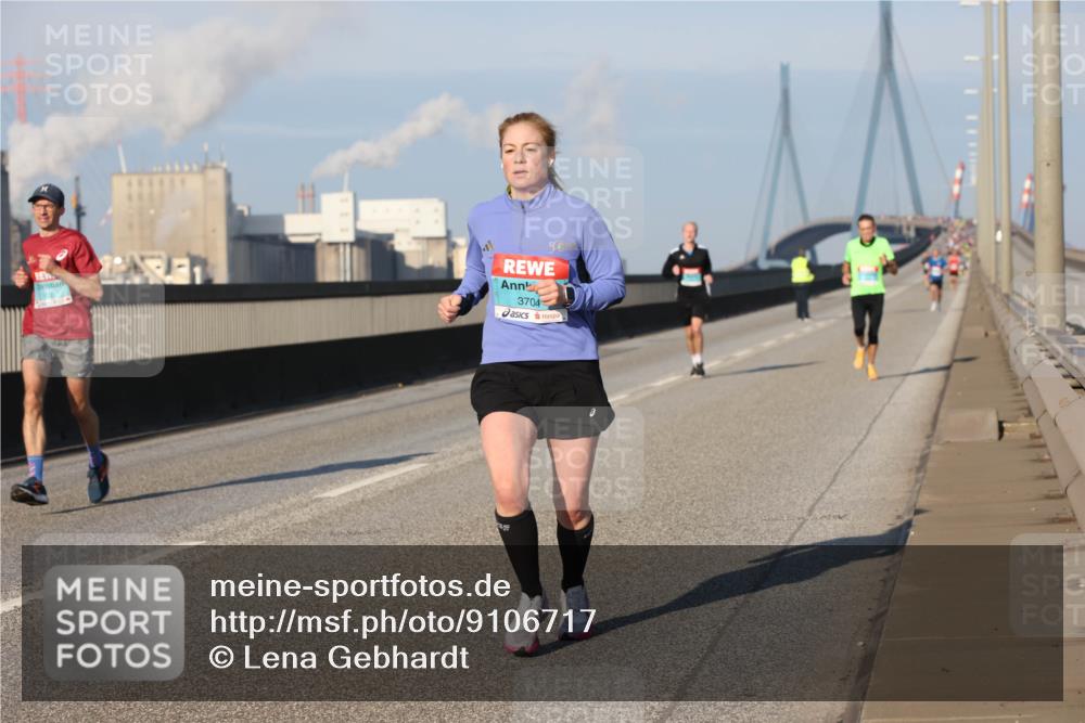 03.10.2025 - Köhlbrandbrückenlauf Lena Gebhardt http://msf.ph/oto/9106717 03.10.2025 09:39:28 Position 2 50, 3704 meine-sportfotos.de
