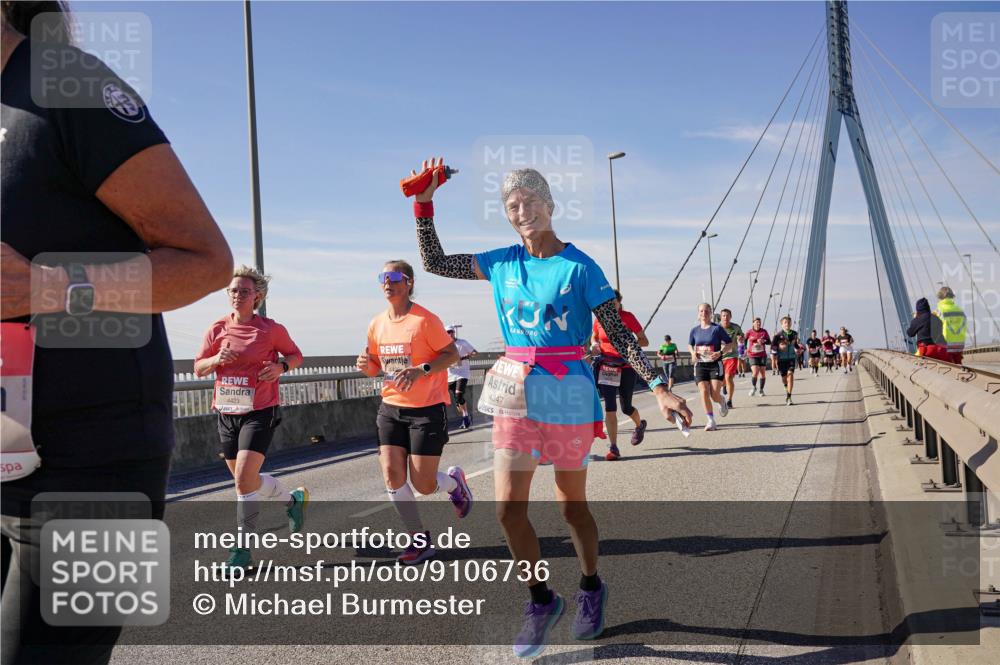 03.10.2025 - Köhlbrandbrückenlauf Michael Burmester http://msf.ph/oto/9106736 03.10.2025 12:50:08 Position 2 4347 meine-sportfotos.de