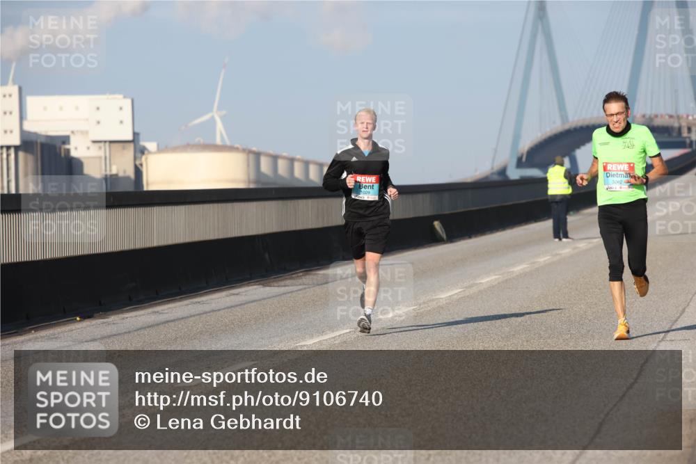 03.10.2025 - Köhlbrandbrückenlauf Lena Gebhardt http://msf.ph/oto/9106740 03.10.2025 09:39:30 Position 2 1029, 3262 meine-sportfotos.de