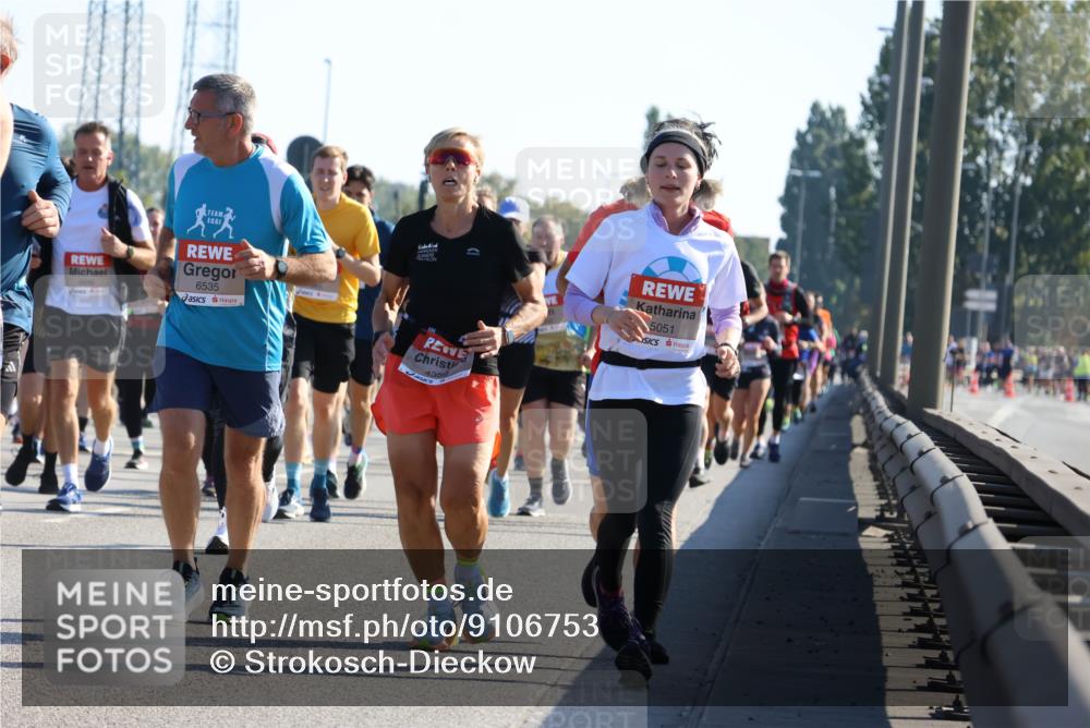 03.10.2025 - Köhlbrandbrückenlauf Strokosch-Dieckow http://msf.ph/oto/9106753 03.10.2025 12:18:22 Position 3 1, 6535, 435, 5051 meine-sportfotos.de