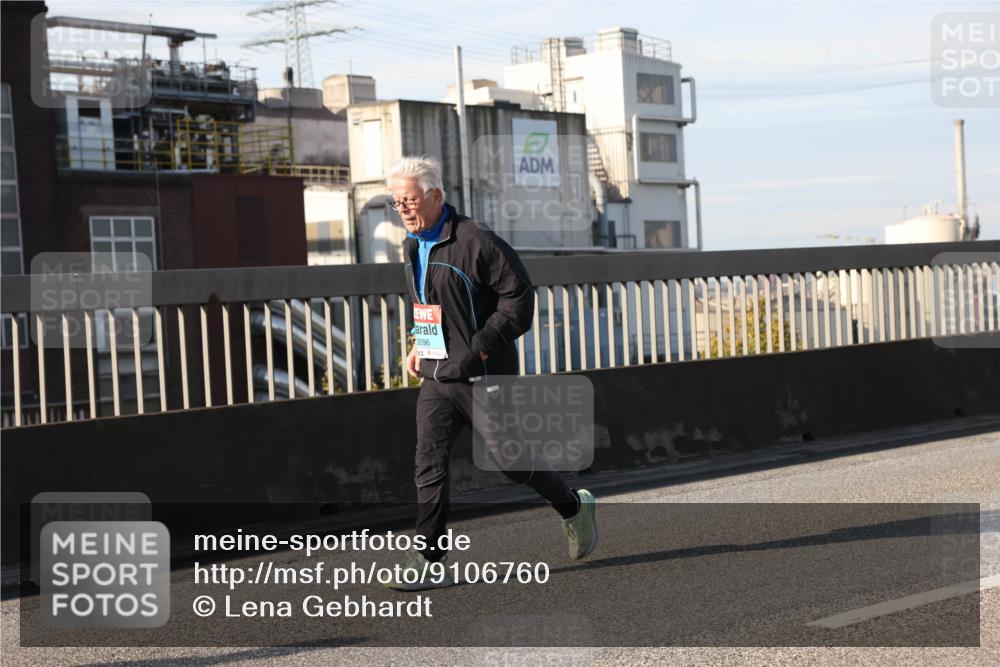 03.10.2025 - Köhlbrandbrückenlauf Lena Gebhardt http://msf.ph/oto/9106760 03.10.2025 10:13:27 Position 2 3096 meine-sportfotos.de