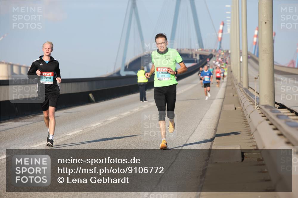 03.10.2025 - Köhlbrandbrückenlauf Lena Gebhardt http://msf.ph/oto/9106772 03.10.2025 09:39:30 Position 2 1029, 3262 meine-sportfotos.de