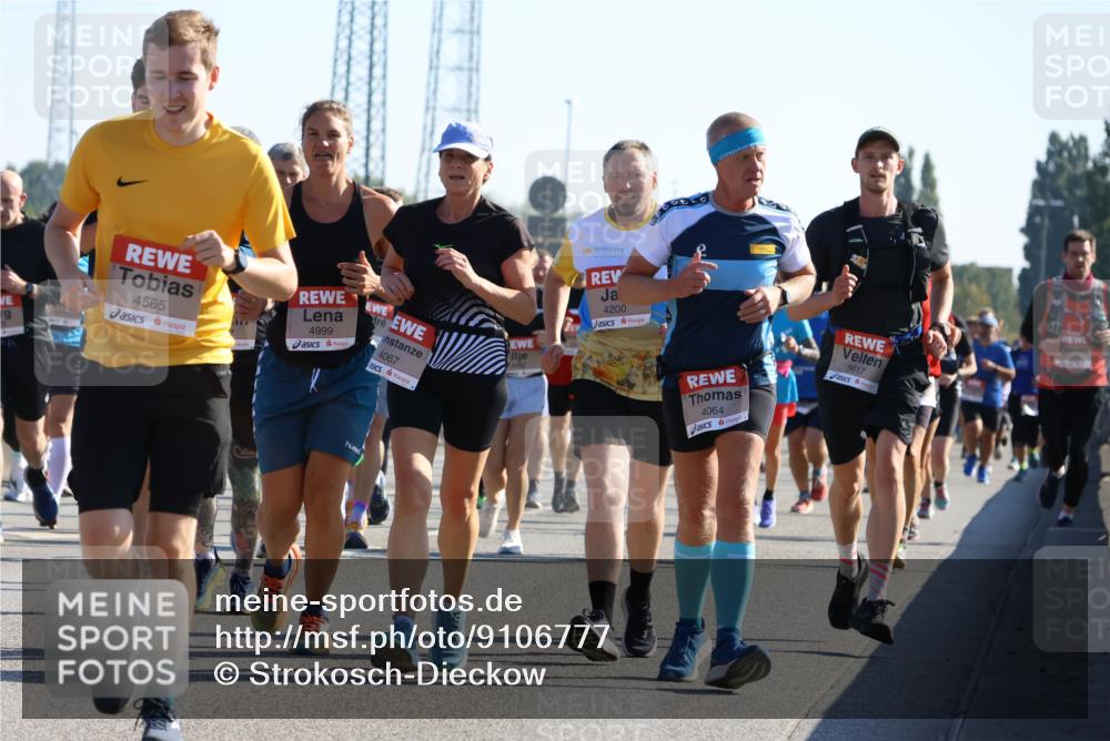03.10.2025 - Köhlbrandbrückenlauf Strokosch-Dieckow http://msf.ph/oto/9106777 03.10.2025 12:18:27 Position 3 4565, 4999, 4067, 4200, 4064, 5617 meine-sportfotos.de