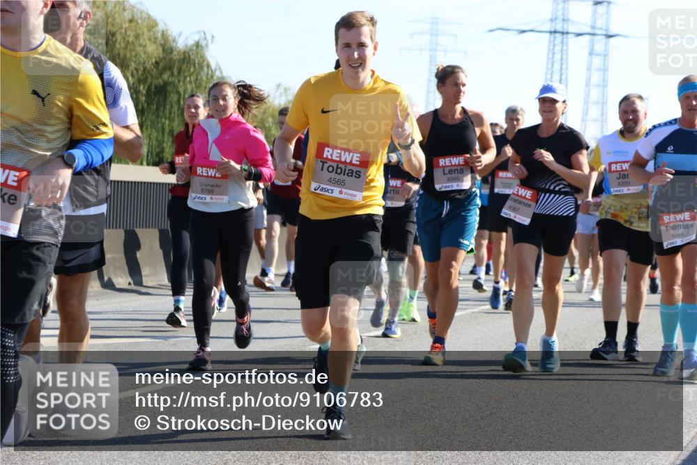 03.10.2025 - Köhlbrandbrückenlauf Strokosch-Dieckow http://msf.ph/oto/9106783 03.10.2025 12:18:29 Position 3 4999, 4067, 6789, 4565, 4200, 4064 meine-sportfotos.de