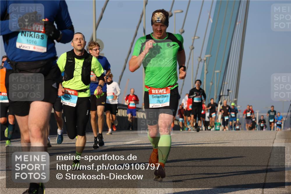 03.10.2025 - Köhlbrandbrückenlauf Strokosch-Dieckow http://msf.ph/oto/9106797 03.10.2025 09:36:00 Position 2 1016, 3720, 2703 meine-sportfotos.de