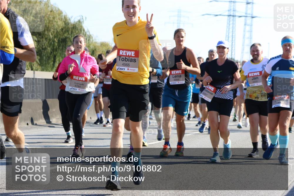 03.10.2025 - Köhlbrandbrückenlauf Strokosch-Dieckow http://msf.ph/oto/9106802 03.10.2025 12:18:29 Position 3 6789, 4565, 4999, 4067, 4200, 6 meine-sportfotos.de
