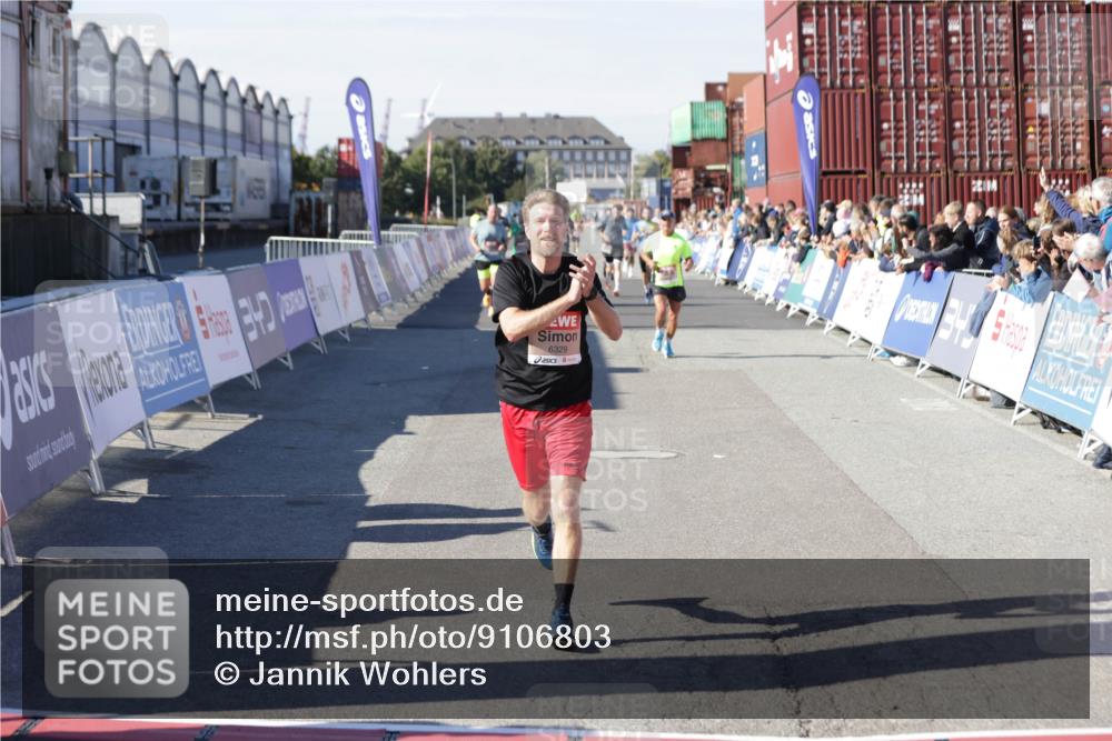 03.10.2025 - Köhlbrandbrückenlauf Jannik Wohlers http://msf.ph/oto/9106803 03.10.2025 12:59:06 Ziel 4126, 4164, 5955, 5967, 6329, 6493, 6674 meine-sportfotos.de