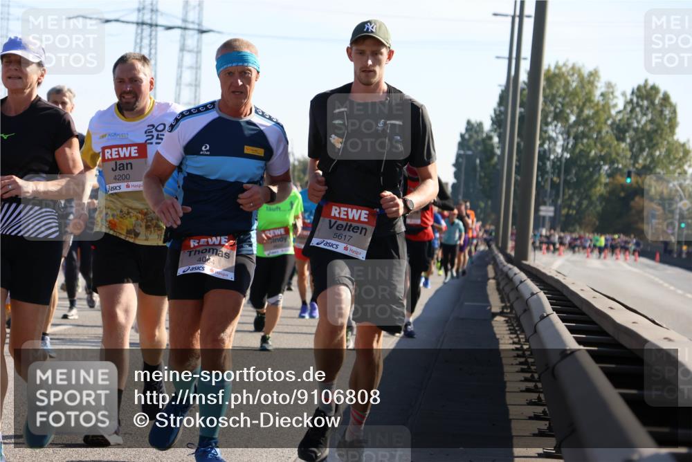 03.10.2025 - Köhlbrandbrückenlauf Strokosch-Dieckow http://msf.ph/oto/9106808 03.10.2025 12:18:30 Position 3 95, 4200, 4064, 5617 meine-sportfotos.de