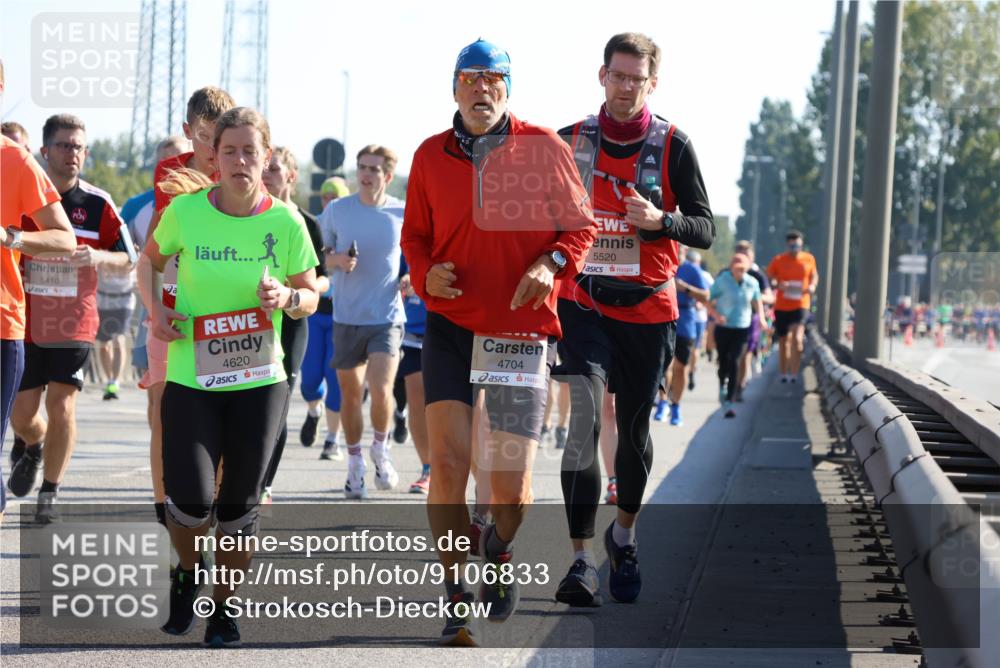 03.10.2025 - Köhlbrandbrückenlauf Strokosch-Dieckow http://msf.ph/oto/9106833 03.10.2025 12:18:33 Position 3 5410, 4620, 4704, 5520 meine-sportfotos.de