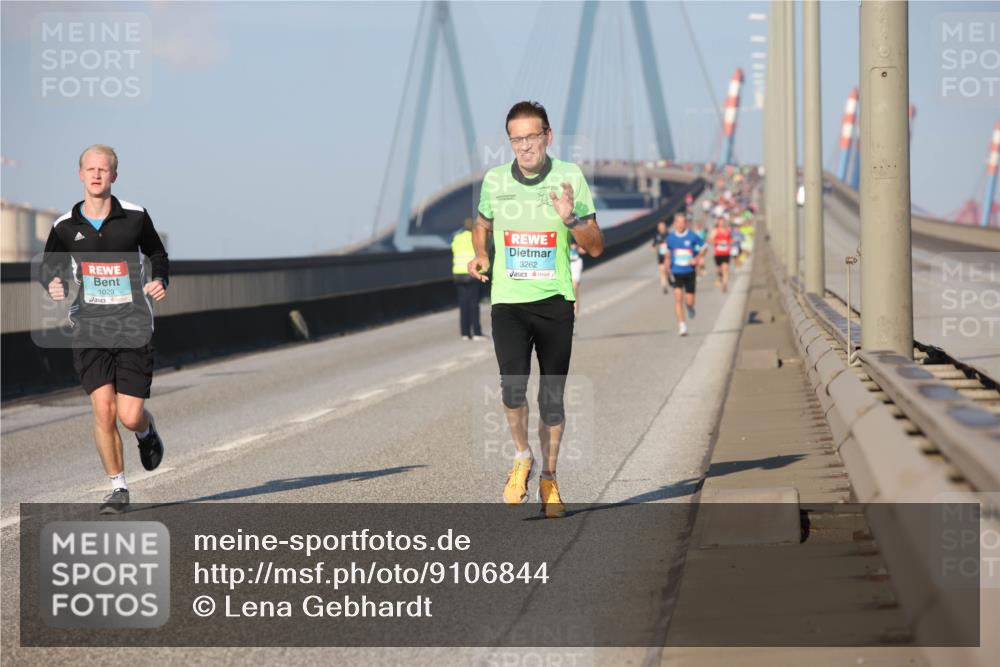 03.10.2025 - Köhlbrandbrückenlauf Lena Gebhardt http://msf.ph/oto/9106844 03.10.2025 09:39:31 Position 2 1029, 3262 meine-sportfotos.de