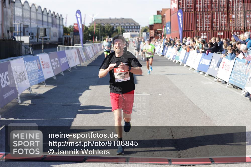 03.10.2025 - Köhlbrandbrückenlauf Jannik Wohlers http://msf.ph/oto/9106845 03.10.2025 12:59:06 Ziel 4126, 4164, 5955, 5967, 6329, 6493, 6674 meine-sportfotos.de