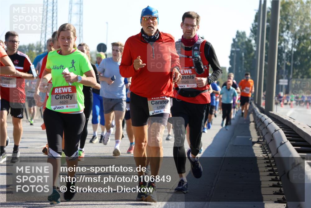 03.10.2025 - Köhlbrandbrückenlauf Strokosch-Dieckow http://msf.ph/oto/9106849 03.10.2025 12:18:34 Position 3 5410, 4620, 4704, 5520 meine-sportfotos.de