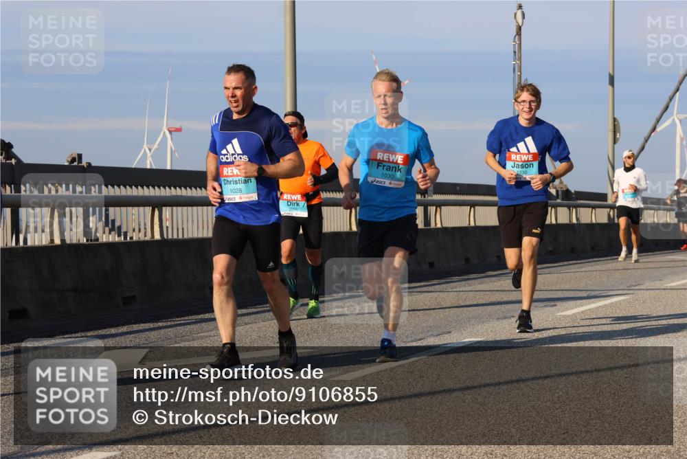 03.10.2025 - Köhlbrandbrückenlauf Strokosch-Dieckow http://msf.ph/oto/9106855 03.10.2025 09:36:05 Position 2 1028, 1030, 1230 meine-sportfotos.de
