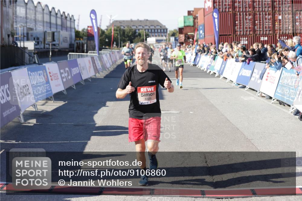 03.10.2025 - Köhlbrandbrückenlauf Jannik Wohlers http://msf.ph/oto/9106860 03.10.2025 12:59:06 Ziel 4126, 4164, 5955, 5967, 6329, 6493, 6674 meine-sportfotos.de