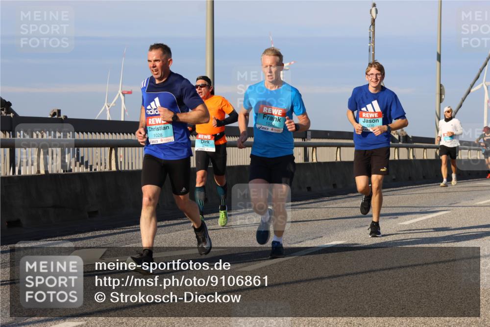 03.10.2025 - Köhlbrandbrückenlauf Strokosch-Dieckow http://msf.ph/oto/9106861 03.10.2025 09:36:05 Position 2 1028, 3266, 1030, 1230 meine-sportfotos.de