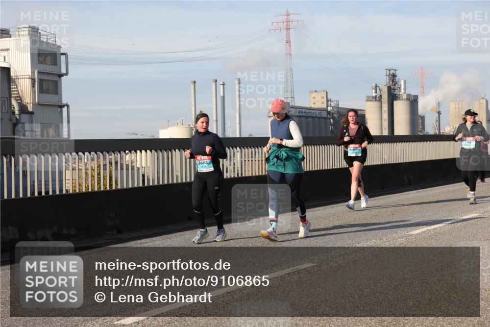 03.10.2025 - Köhlbrandbrückenlauf Lena Gebhardt http://msf.ph/oto/9106865 03.10.2025 10:13:31 Position 2 1001, 1819 meine-sportfotos.de