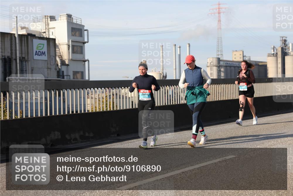 03.10.2025 - Köhlbrandbrückenlauf Lena Gebhardt http://msf.ph/oto/9106890 03.10.2025 10:13:31 Position 2 1819 meine-sportfotos.de