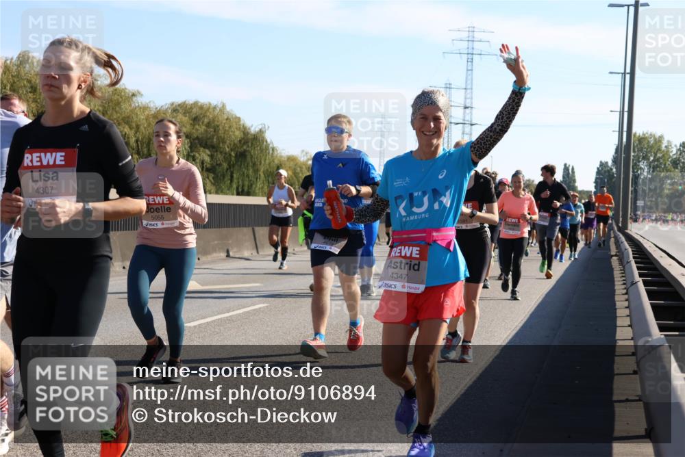 03.10.2025 - Köhlbrandbrückenlauf Strokosch-Dieckow http://msf.ph/oto/9106894 03.10.2025 12:18:40 Position 3 4307, 5055, 4347 meine-sportfotos.de