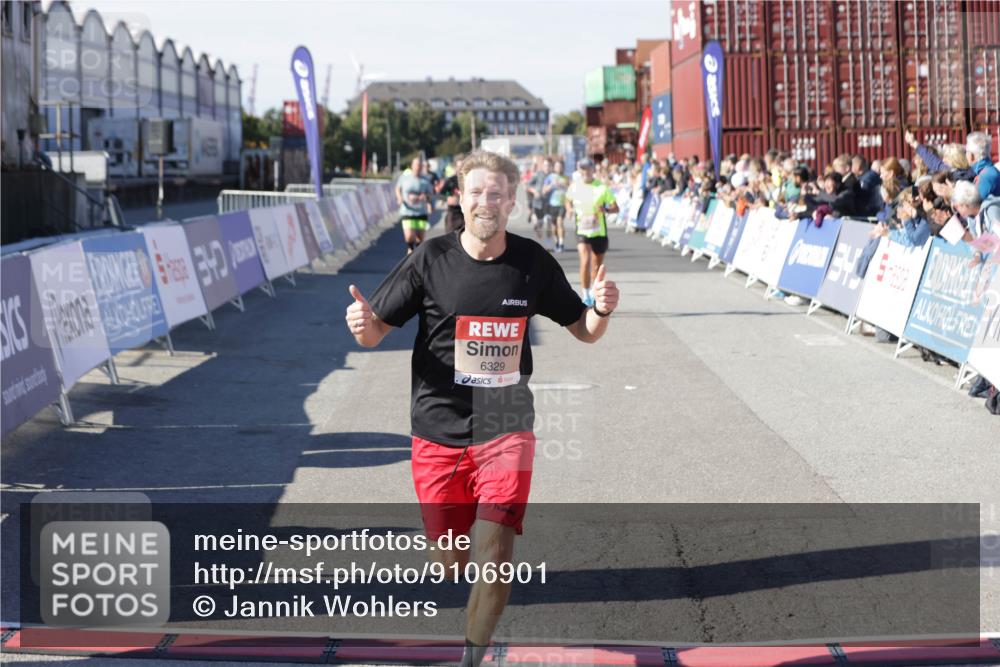03.10.2025 - Köhlbrandbrückenlauf Jannik Wohlers http://msf.ph/oto/9106901 03.10.2025 12:59:07 Ziel 4126, 4164, 5967, 6036, 6329, 6390, 6478, 6493, 6674 meine-sportfotos.de
