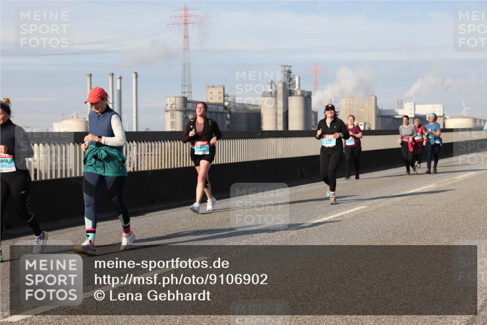 03.10.2025 - Köhlbrandbrückenlauf Lena Gebhardt http://msf.ph/oto/9106902 03.10.2025 10:13:32 Position 2 1819 meine-sportfotos.de
