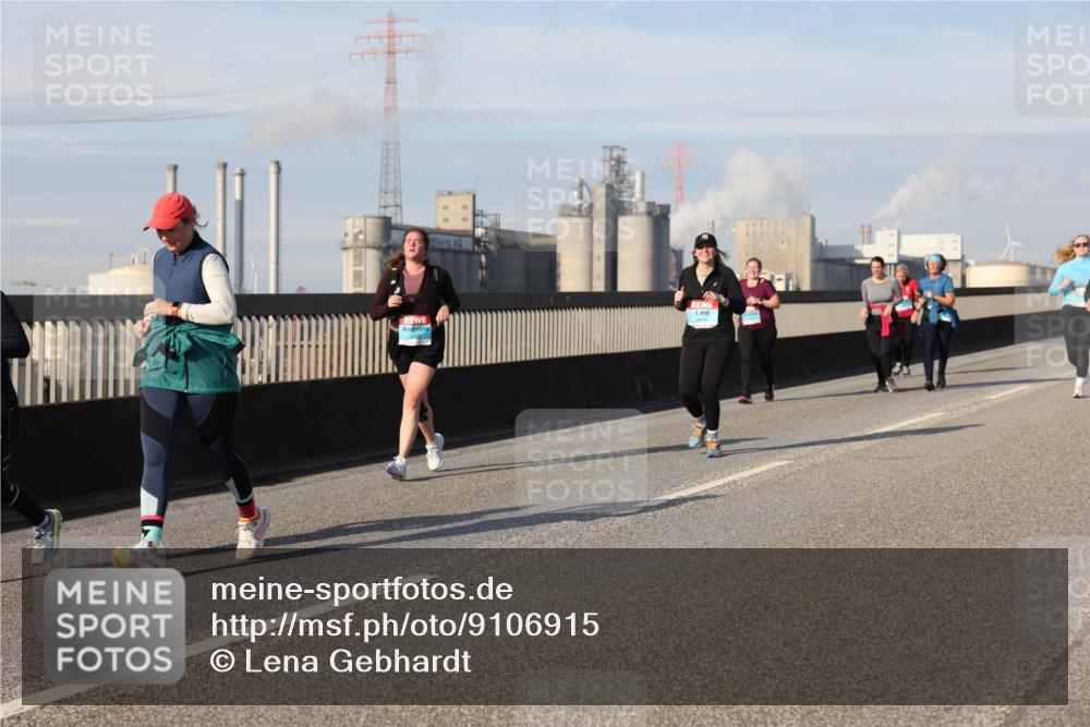 03.10.2025 - Köhlbrandbrückenlauf Lena Gebhardt http://msf.ph/oto/9106915 03.10.2025 10:13:32 Position 2  meine-sportfotos.de