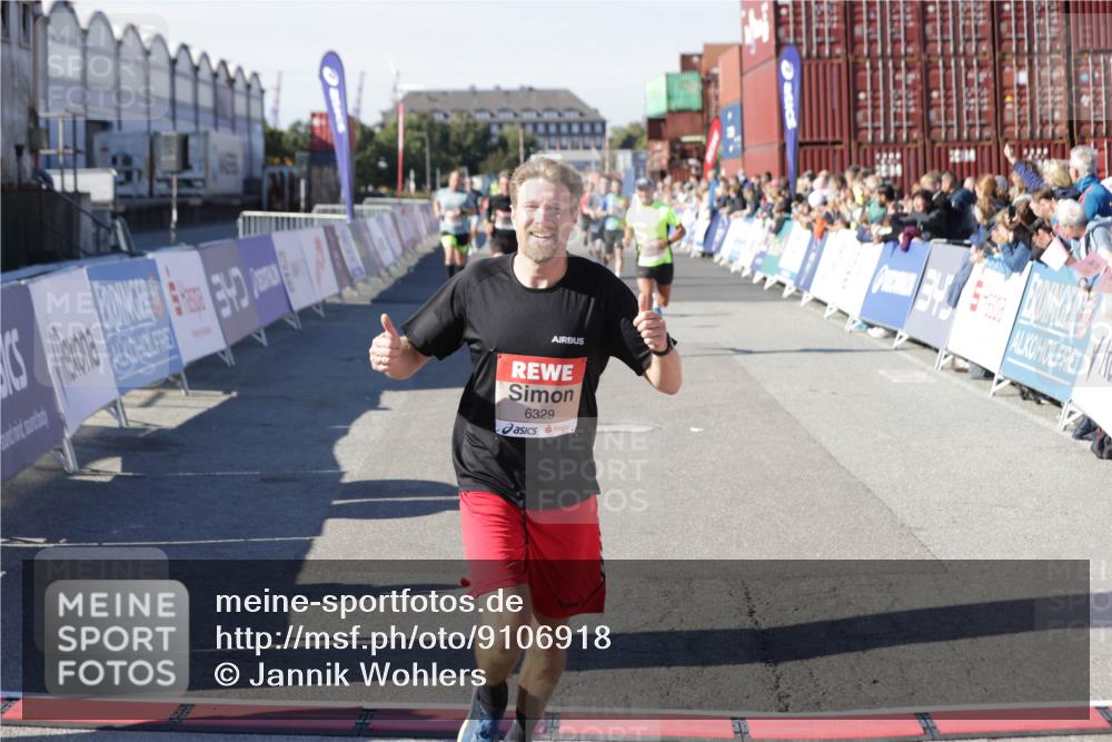 03.10.2025 - Köhlbrandbrückenlauf Jannik Wohlers http://msf.ph/oto/9106918 03.10.2025 12:59:07 Ziel 4126, 4164, 5967, 6036, 6329, 6390, 6478, 6493, 6674 meine-sportfotos.de