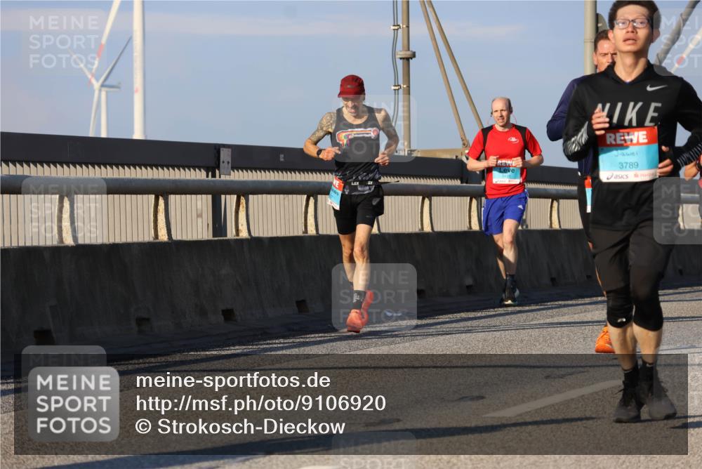03.10.2025 - Köhlbrandbrückenlauf Strokosch-Dieckow http://msf.ph/oto/9106920 03.10.2025 09:36:11 Position 2 3491, 3789 meine-sportfotos.de