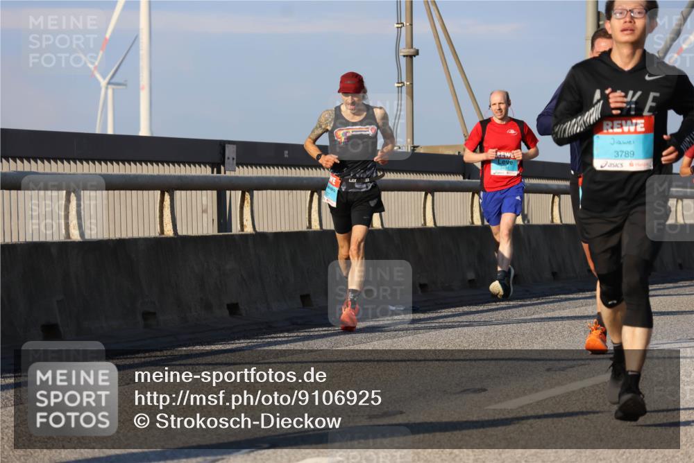 03.10.2025 - Köhlbrandbrückenlauf Strokosch-Dieckow http://msf.ph/oto/9106925 03.10.2025 09:36:11 Position 2 3789 meine-sportfotos.de