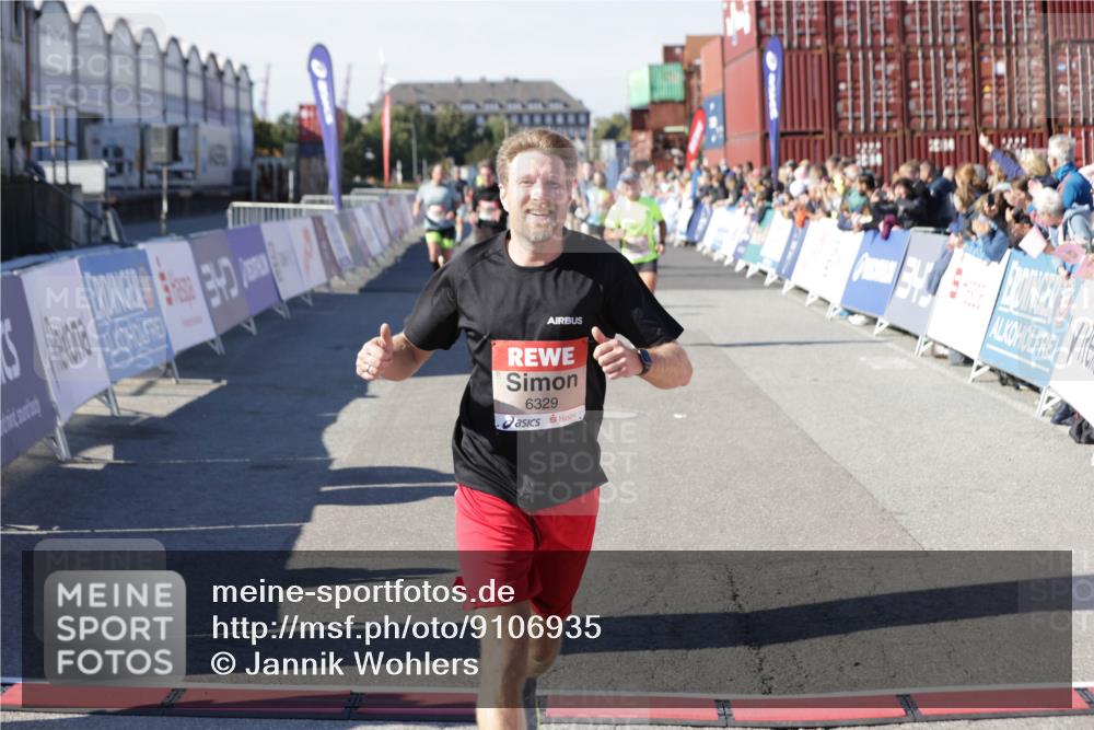 03.10.2025 - Köhlbrandbrückenlauf Jannik Wohlers http://msf.ph/oto/9106935 03.10.2025 12:59:07 Ziel 4126, 4164, 5967, 6036, 6329, 6390, 6478, 6493, 6674 meine-sportfotos.de