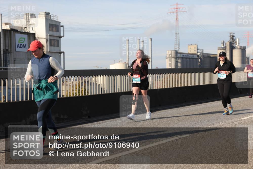 03.10.2025 - Köhlbrandbrückenlauf Lena Gebhardt http://msf.ph/oto/9106940 03.10.2025 10:13:33 Position 2 2860 meine-sportfotos.de