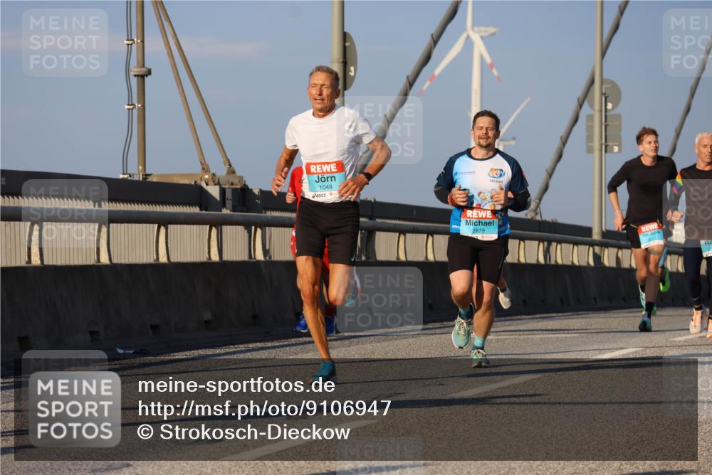 03.10.2025 - Köhlbrandbrückenlauf Strokosch-Dieckow http://msf.ph/oto/9106947 03.10.2025 09:36:16 Position 2 1048, 2879 meine-sportfotos.de