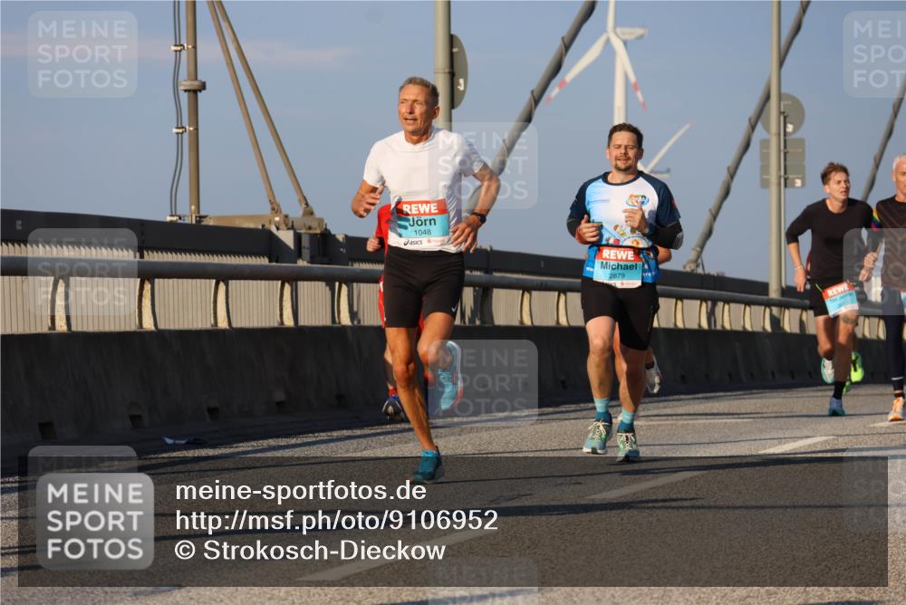 03.10.2025 - Köhlbrandbrückenlauf Strokosch-Dieckow http://msf.ph/oto/9106952 03.10.2025 09:36:16 Position 2 1048, 2879 meine-sportfotos.de