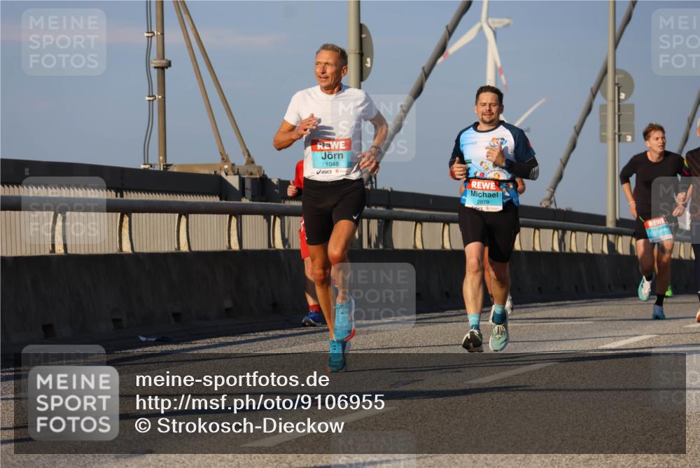 03.10.2025 - Köhlbrandbrückenlauf Strokosch-Dieckow http://msf.ph/oto/9106955 03.10.2025 09:36:16 Position 2 1048, 2879 meine-sportfotos.de