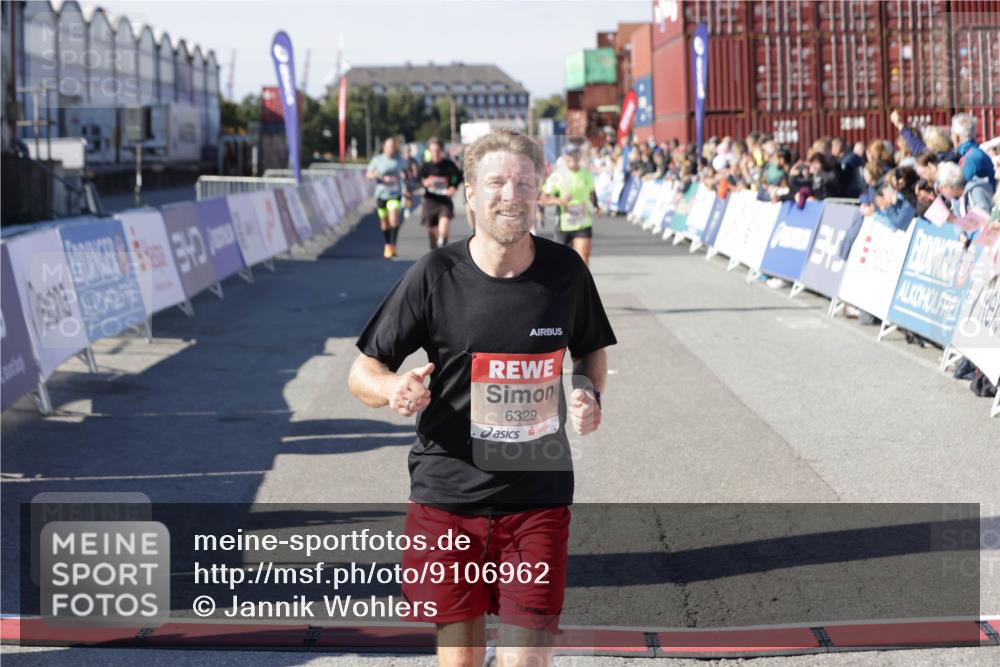 03.10.2025 - Köhlbrandbrückenlauf Jannik Wohlers http://msf.ph/oto/9106962 03.10.2025 12:59:07 Ziel 4126, 4164, 5967, 6036, 6329, 6390, 6478, 6493, 6674 meine-sportfotos.de