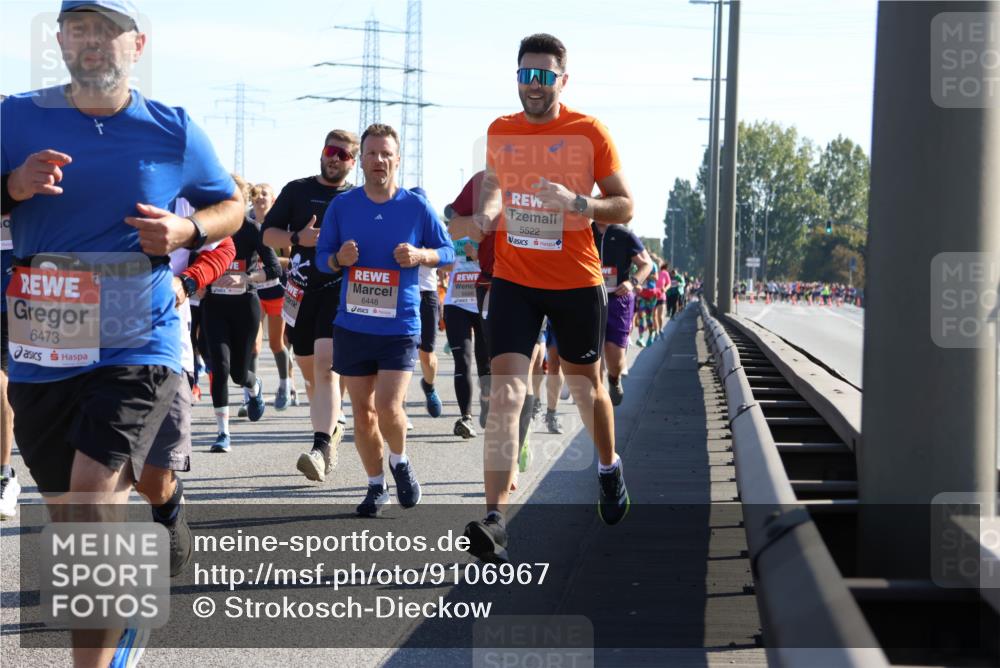 03.10.2025 - Köhlbrandbrückenlauf Strokosch-Dieckow http://msf.ph/oto/9106967 03.10.2025 12:18:50 Position 3 10, 6473, 6448, 5522 meine-sportfotos.de