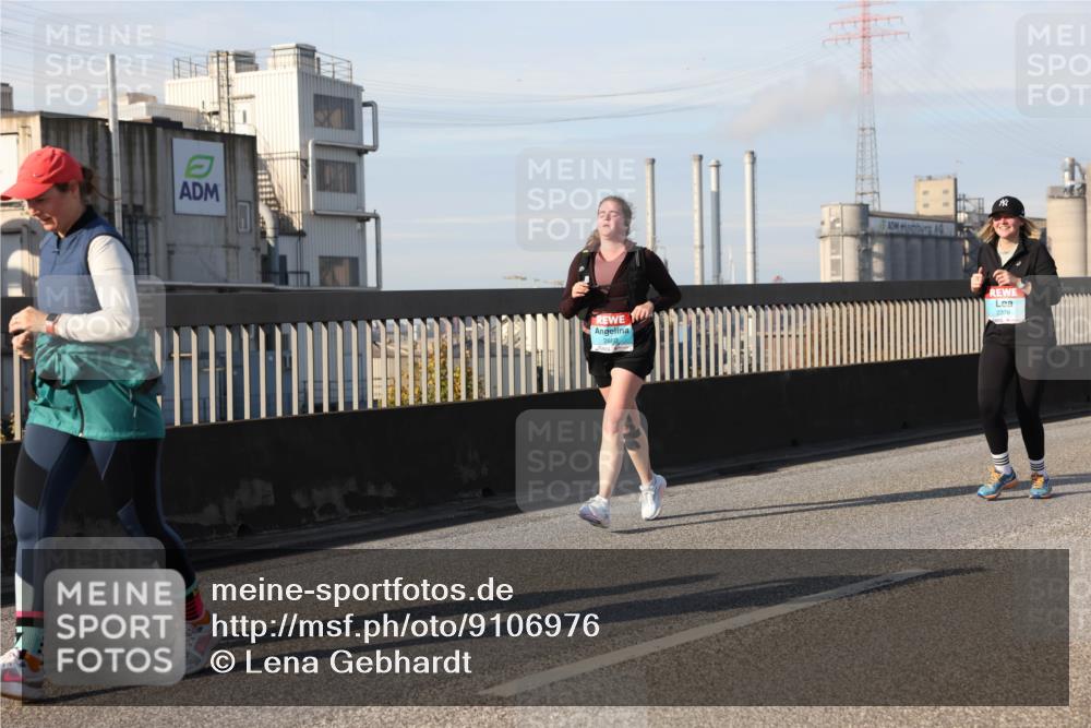 03.10.2025 - Köhlbrandbrückenlauf Lena Gebhardt http://msf.ph/oto/9106976 03.10.2025 10:13:33 Position 2 2860, 2378 meine-sportfotos.de
