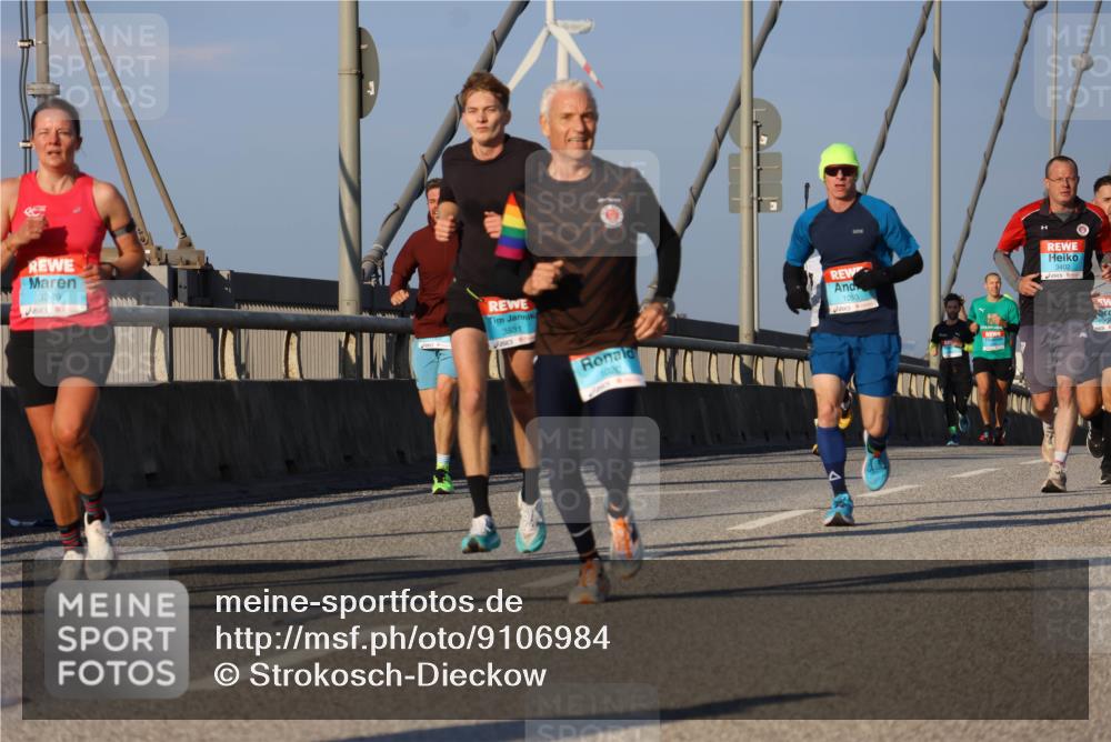 03.10.2025 - Köhlbrandbrückenlauf Strokosch-Dieckow http://msf.ph/oto/9106984 03.10.2025 09:36:20 Position 2 3249, 3531, 1020, 1050, 3402 meine-sportfotos.de