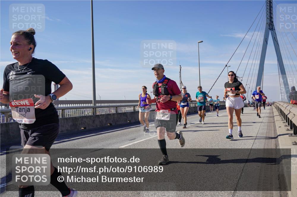 03.10.2025 - Köhlbrandbrückenlauf Michael Burmester http://msf.ph/oto/9106989 03.10.2025 12:50:19 Position 2 4012 meine-sportfotos.de
