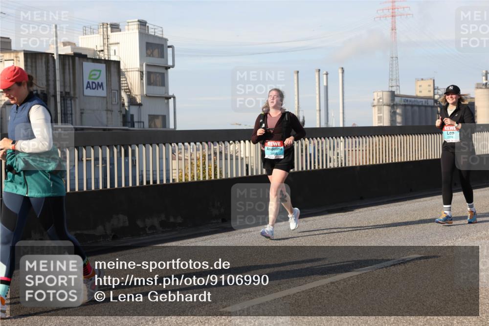 03.10.2025 - Köhlbrandbrückenlauf Lena Gebhardt http://msf.ph/oto/9106990 03.10.2025 10:13:33 Position 2 2860, 2378 meine-sportfotos.de