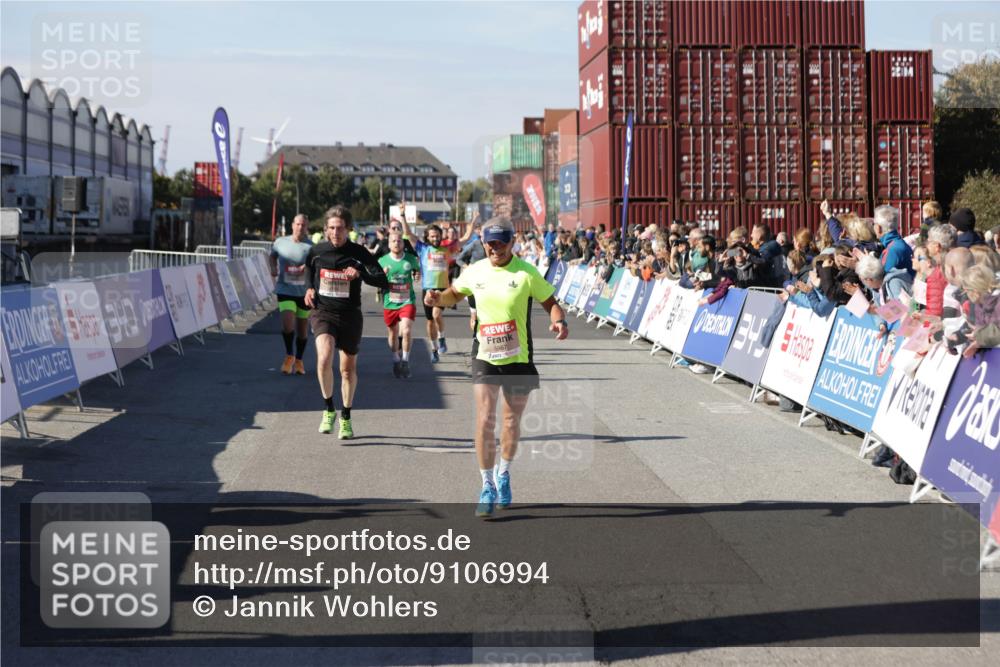 03.10.2025 - Köhlbrandbrückenlauf Jannik Wohlers http://msf.ph/oto/9106994 03.10.2025 12:59:09 Ziel 4164, 4226, 5967, 6036, 6329, 6390, 6478, 6493 meine-sportfotos.de