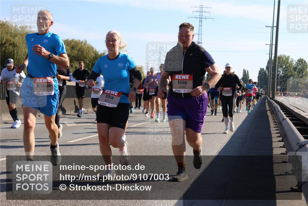 03.10.2025 - Köhlbrandbrückenlauf Strokosch-Dieckow http://msf.ph/oto/9107003 03.10.2025 12:18:56 Position 3 6228, 6227, 5493 meine-sportfotos.de