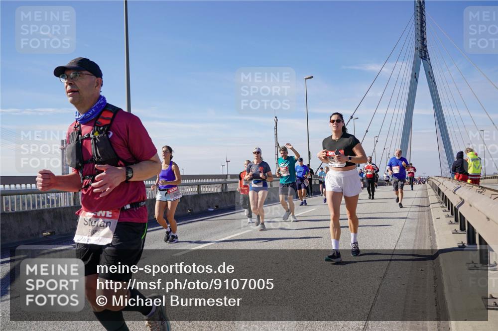03.10.2025 - Köhlbrandbrückenlauf Michael Burmester http://msf.ph/oto/9107005 03.10.2025 12:50:20 Position 2 5686 meine-sportfotos.de