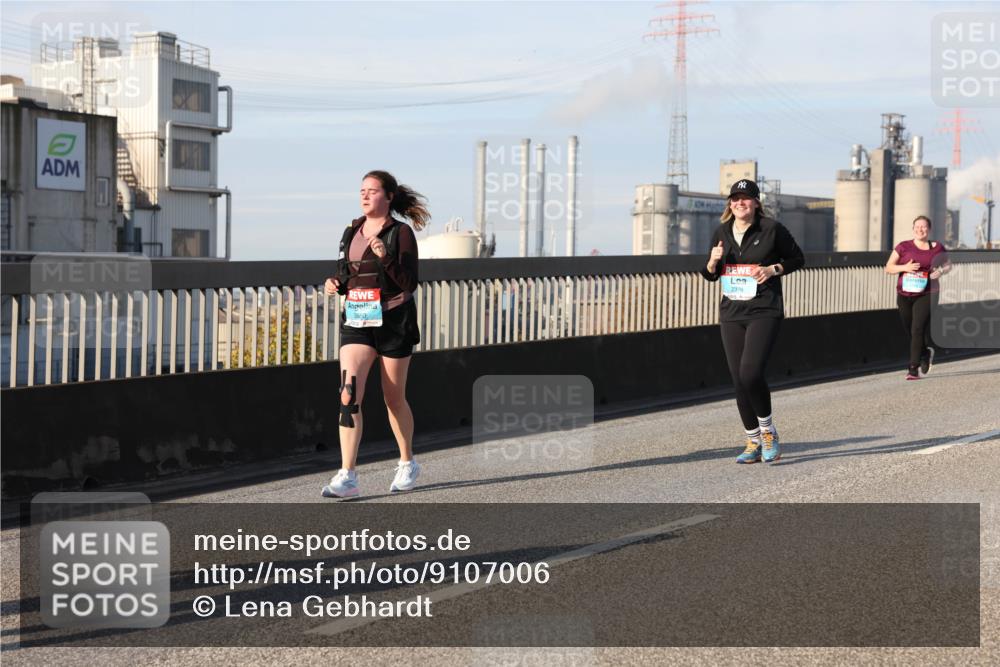 03.10.2025 - Köhlbrandbrückenlauf Lena Gebhardt http://msf.ph/oto/9107006 03.10.2025 10:13:33 Position 2 2860, 2378 meine-sportfotos.de