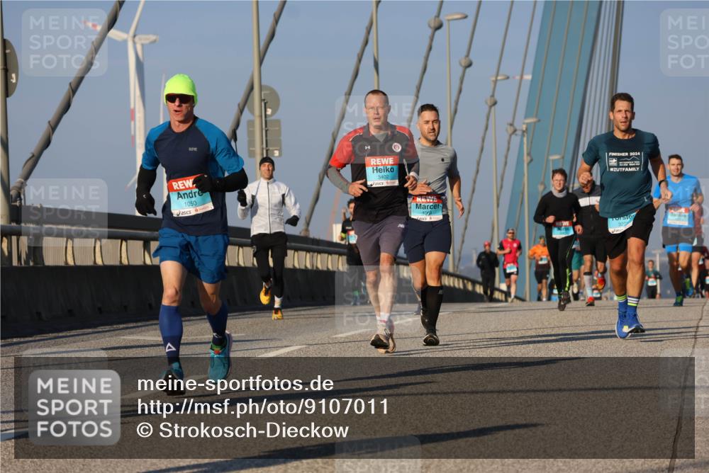 03.10.2025 - Köhlbrandbrückenlauf Strokosch-Dieckow http://msf.ph/oto/9107011 03.10.2025 09:36:22 Position 2 1050, 3402, 109, 2024, 322 meine-sportfotos.de
