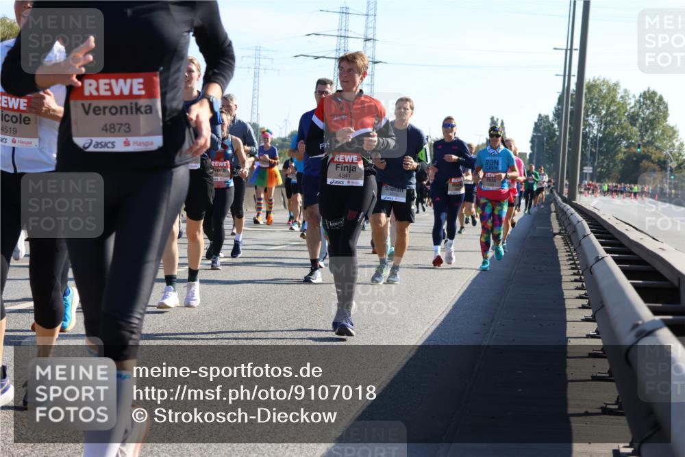 03.10.2025 - Köhlbrandbrückenlauf Strokosch-Dieckow http://msf.ph/oto/9107018 03.10.2025 12:19:00 Position 3 4519, 4873, 4341 meine-sportfotos.de