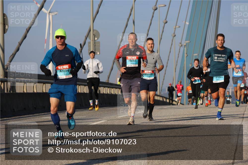 03.10.2025 - Köhlbrandbrückenlauf Strokosch-Dieckow http://msf.ph/oto/9107023 03.10.2025 09:36:23 Position 2 1050, 3402, 1069, 2024, 3223 meine-sportfotos.de